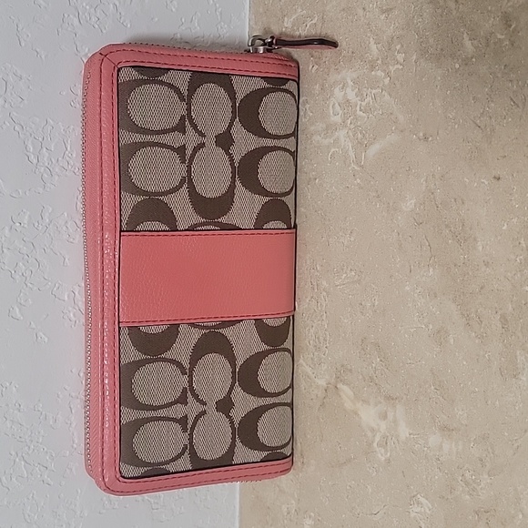 Wallet - Picture 2 of 11